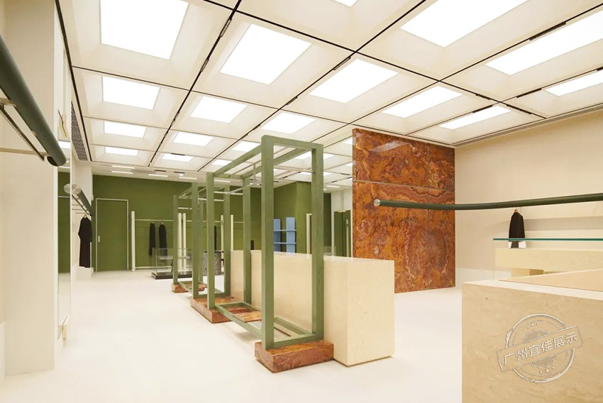 UIXIU精品店 服裝展柜