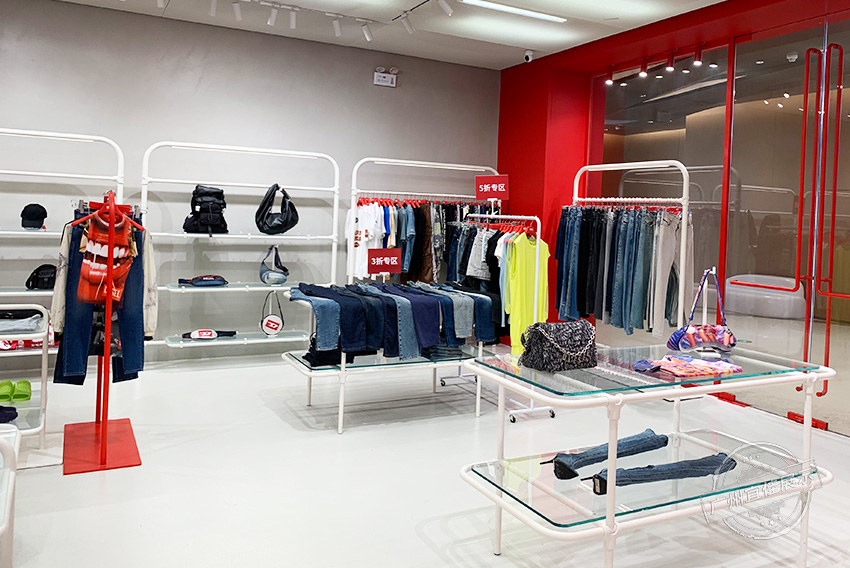DIESEL丹寧 服裝展柜