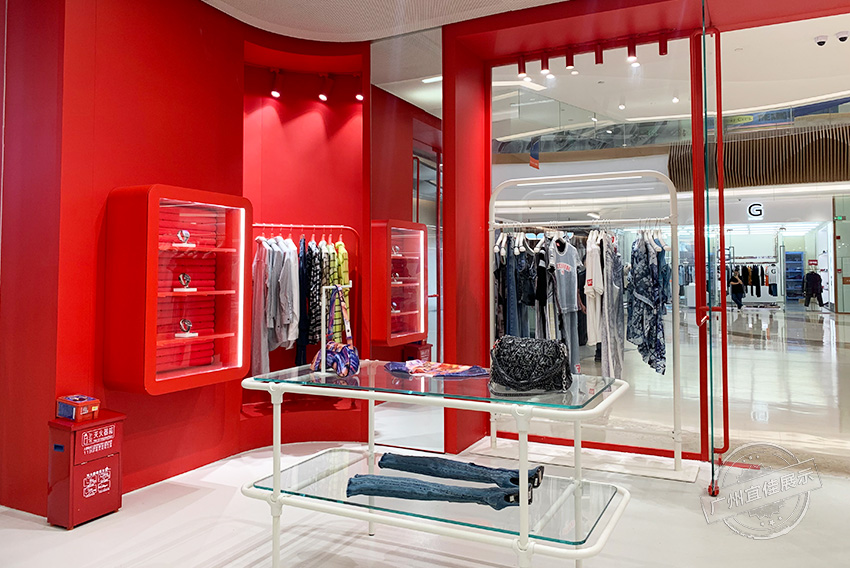 DIESEL丹寧 服裝展柜