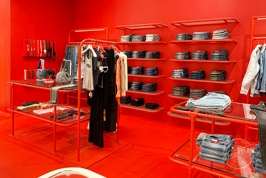 DIESEL丹寧 服裝展柜