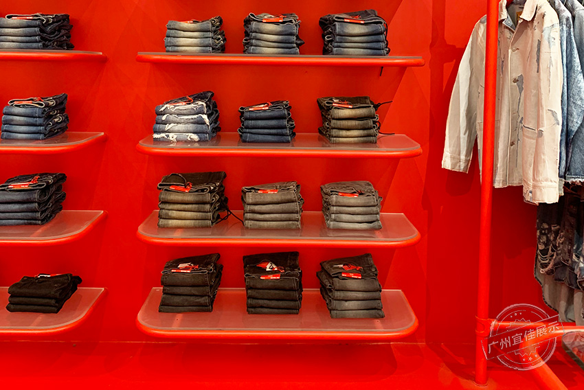 DIESEL丹寧 服裝展柜