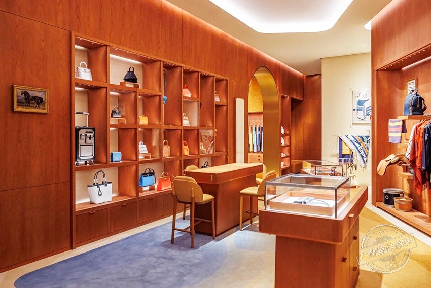HERMES 高端服裝展柜定制