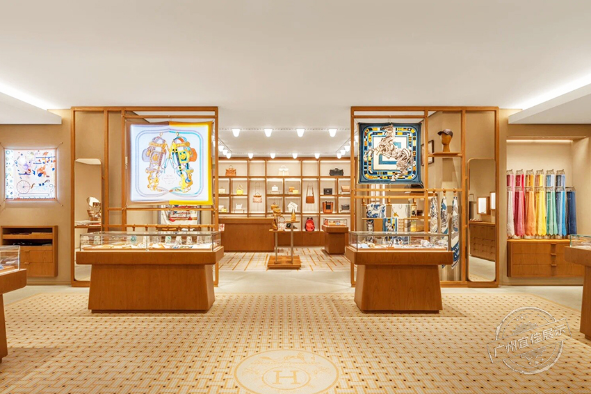 奢侈品服裝展柜定制