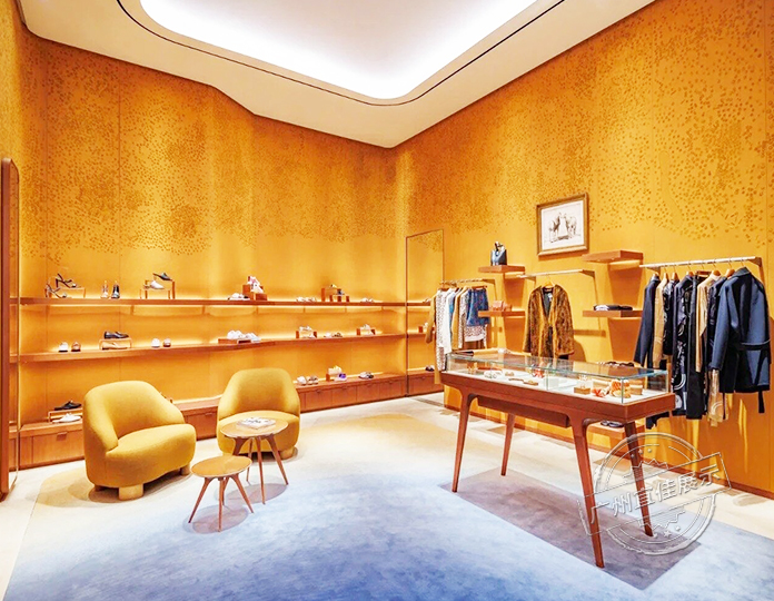 HERMES 高端服裝展柜定制